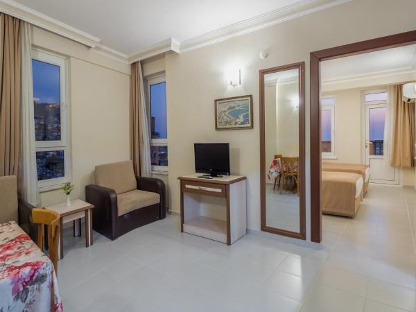 May Flower Apart Hotel : photo 4 de la chambre appartement avec terrasse