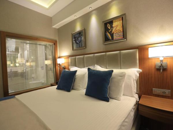 Best Western Premier Karsiyaka Convention & Spa Hotel : photo 6 de la chambre chambre lit queen-size - non-fumeurs