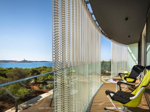 Maistra Select Family Hotel Amarin : photo 6 de la chambre grande chambre double ou lits jumeaux avec canapé-lit