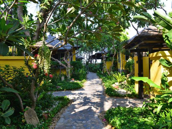 Supatra Hua Hin Resort : photo 5 de la chambre chambre double ou lits jumeaux - vue sur jardin