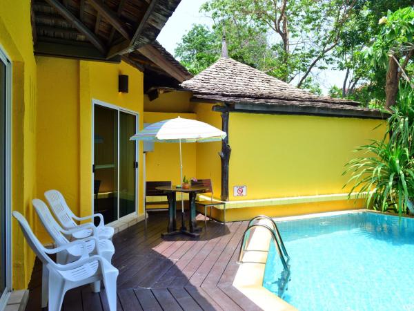Supatra Hua Hin Resort : photo 3 de la chambre villa supérieure avec piscine