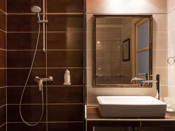 Hotel Funtana Marina : photo 7 de la chambre chambre double ou lits jumeaux avec vue sur mer et terrasse