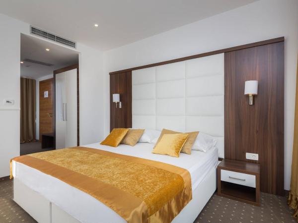 Hotel Perla : photo 2 de la chambre chambre familiale