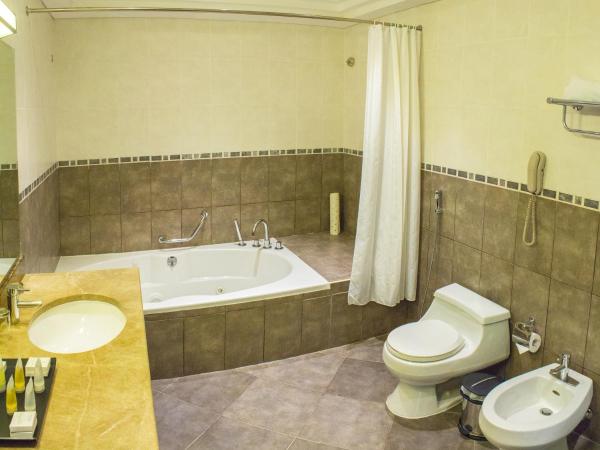 City Premiere Hotel Apartments - Dubai : photo 10 de la chambre appartement 4 chambres de luxe - vue panoramique sur mer