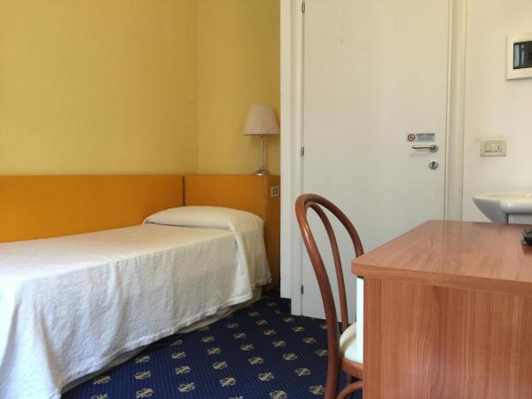 My Hotel Milano : photo 2 de la chambre chambre simple avec salle de bains commune