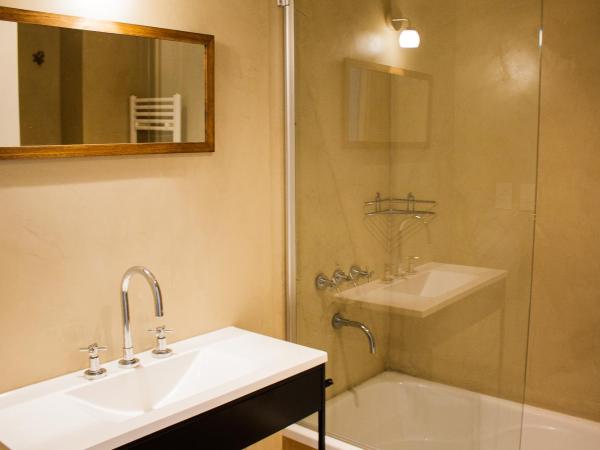 L'Adresse Hôtel Boutique : photo 5 de la chambre chambre double avec salle de bains privative