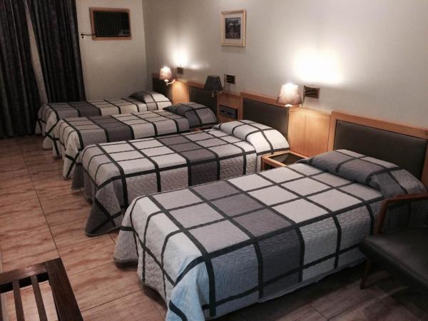 Hotel Columbia : photo 4 de la chambre chambre quadruple standard