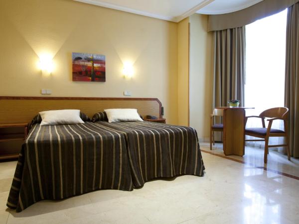 Hotel Mediodia : photo 2 de la chambre chambre double ou lits jumeaux