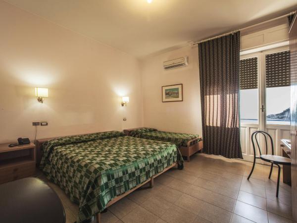 Hotel Calamosca : photo 5 de la chambre chambre double ou lits jumeaux - vue sur mer
