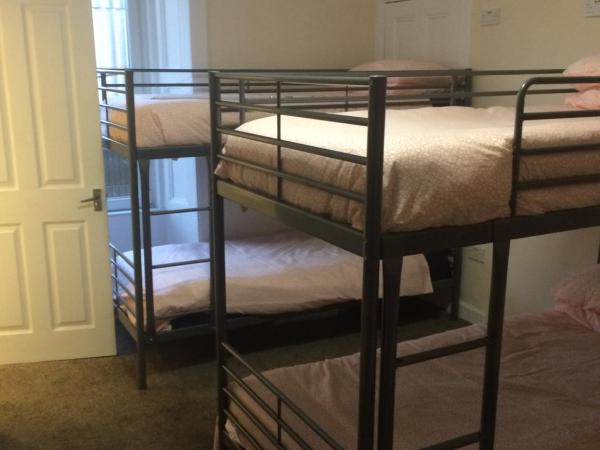 Edinburgh West Side Hostel : photo 1 de la chambre lit dans dortoir mixte de 8 lits 