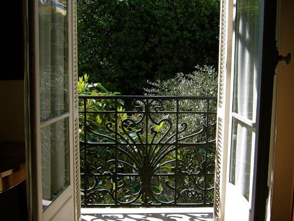 Résidence La Villa Léonie : photo 6 de la chambre studio supérieur avec vue sur le jardin (2 adultes)