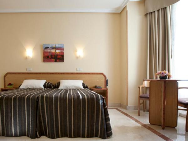 Hotel Mediodia : photo 3 de la chambre chambre double ou lits jumeaux