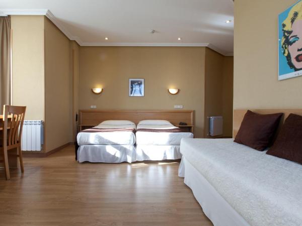 Hotel Mediodia : photo 5 de la chambre chambre triple