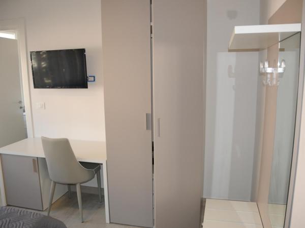 Affittacamere La Perla : photo 10 de la chambre chambre double avec salle de bains privative