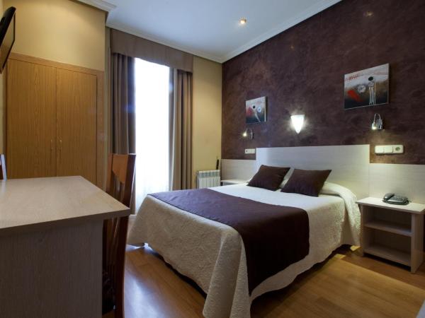 Hotel Mediodia : photo 7 de la chambre chambre double ou lits jumeaux