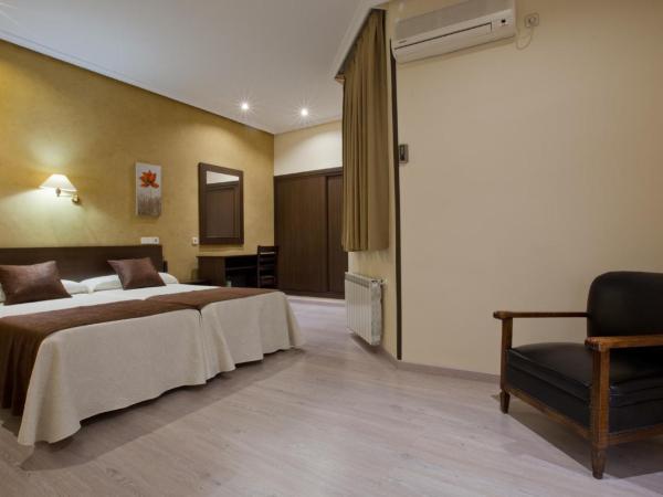 Hotel Mediodia : photo 9 de la chambre chambre double ou lits jumeaux