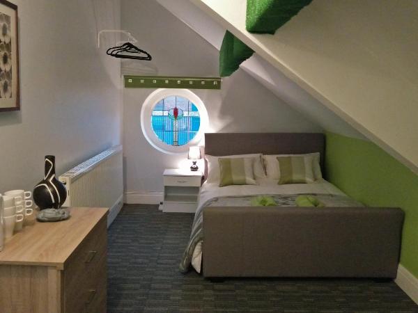 Old Trafford Guest House : photo 3 de la chambre chambre familiale deluxe