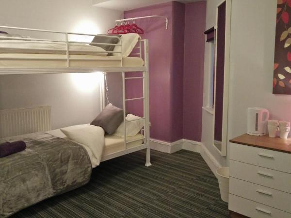 Old Trafford Guest House : photo 3 de la chambre chambre quadruple standard