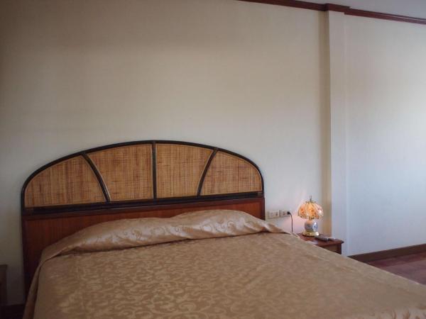 Roongruang Hotel : photo 4 de la chambre chambre double deluxe