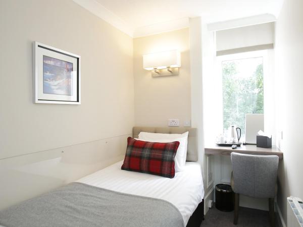 Ambassador Hotel : photo 7 de la chambre chambre simple