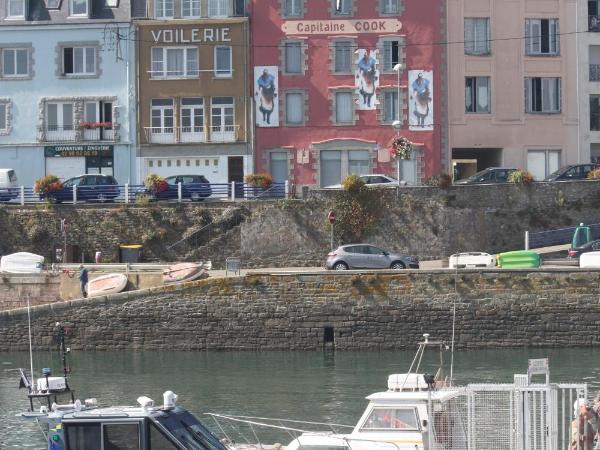 Appartement Design III - Port du Rosmeur - Douarnenez : photo 4 de la chambre appartement - vue sur mer