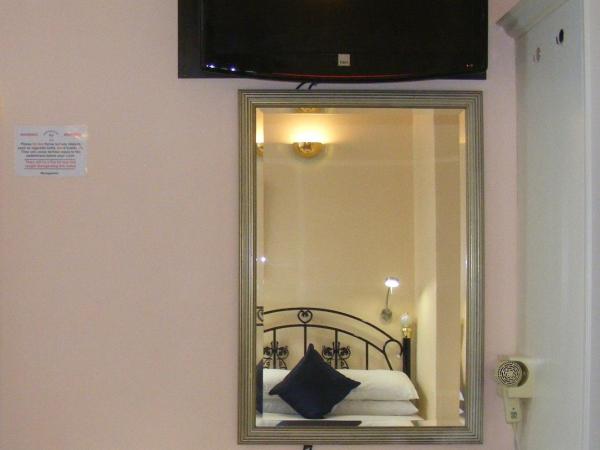 Mermaid Suite Hotel : photo 3 de la chambre chambre familiale