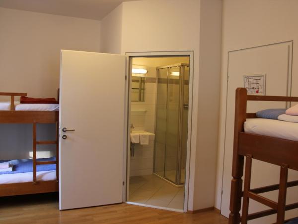 Institut St.Sebastian : photo 6 de la chambre lit dans dortoir de 2 lits