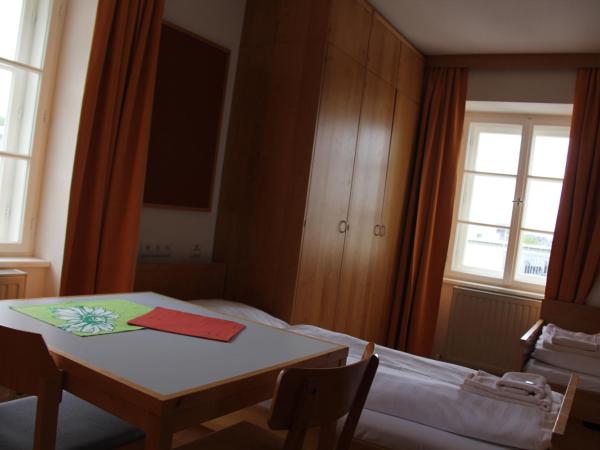 Institut St.Sebastian : photo 1 de la chambre chambre simple avec salle de bains extérieure privative