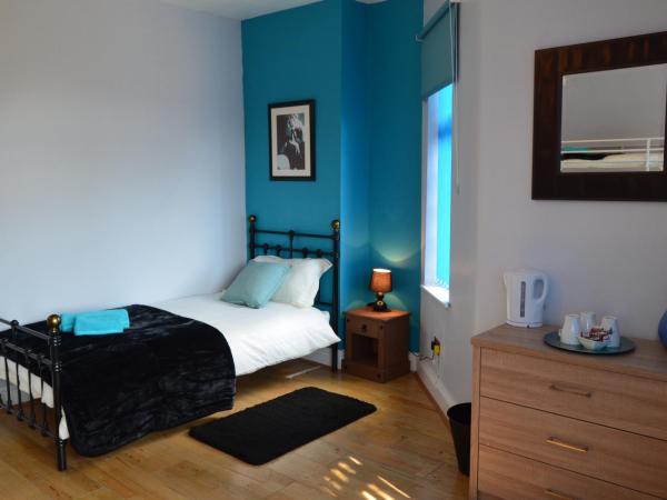 Old Trafford Guest House : photo 2 de la chambre chambre triple confort