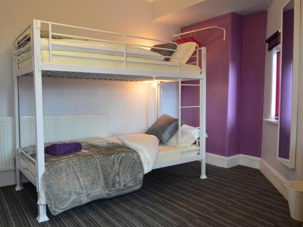 Old Trafford Guest House : photo 5 de la chambre chambre quadruple standard