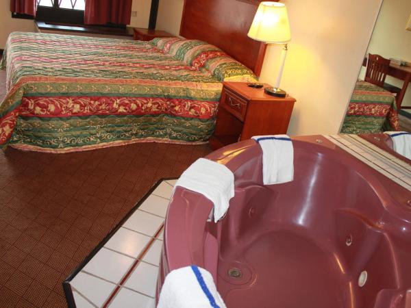 Knights Inn Indianapolis : photo 9 de la chambre suite lit king-size – non-fumeurs