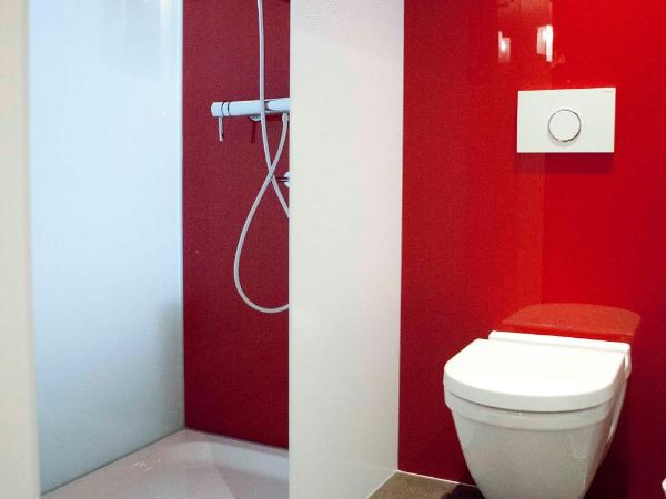 Agora Swiss Night by Fassbind : photo 2 de la chambre chambre simple affaires 