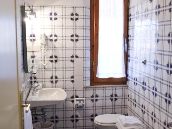 Hotel Italia : photo 2 de la chambre chambre triple standard