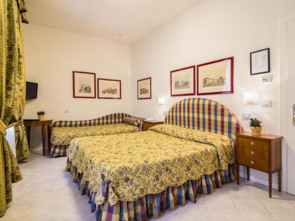 Hotel Italia : photo 3 de la chambre chambre triple standard