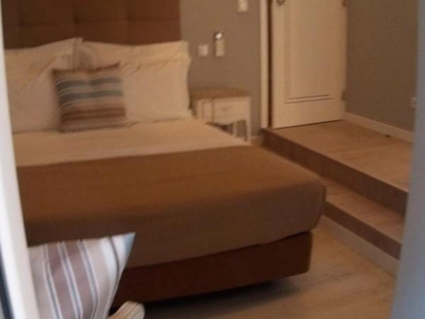 Pensao Estacao Central : photo 6 de la chambre chambre double confort avec balcon