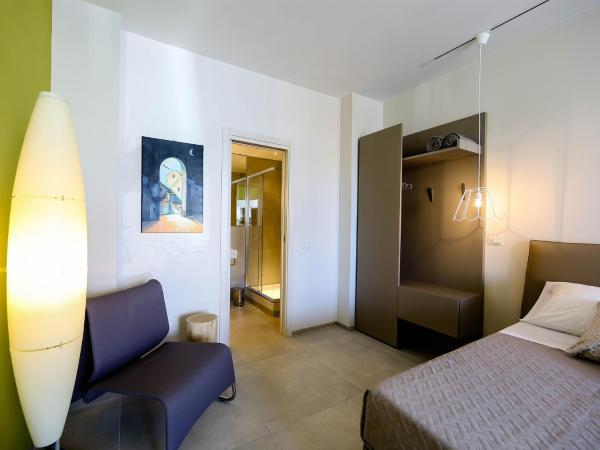 Soggiorni Canario : photo 8 de la chambre chambre triple avec salle de bains privative