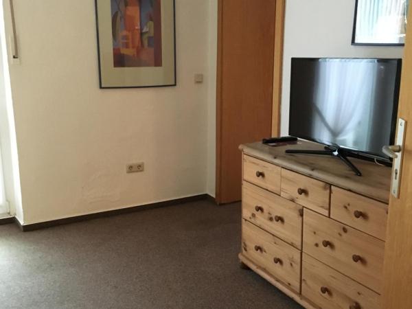 Hotel- Restaurant Kerzan´s : photo 7 de la chambre chambre triple avec salle de bains