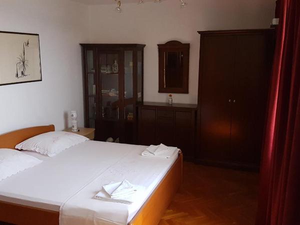 Rooms Vjera : photo 6 de la chambre chambre double avec salle de bains privative extérieure