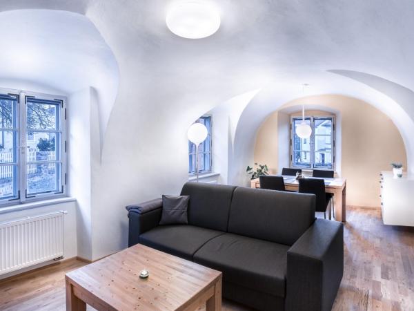 Pension Athanor : photo 5 de la chambre appartement avec bain à remous