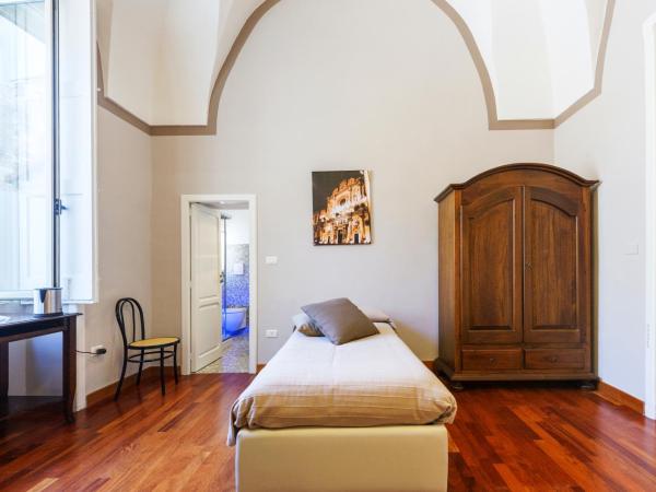 B&B Centro Storico Lecce : photo 10 de la chambre chambre santa croce 