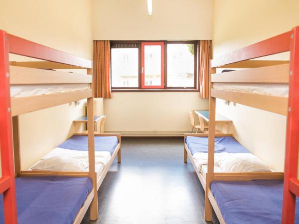 Hostel Europa : photo 1 de la chambre lit superposé dans dortoir pour femmes 