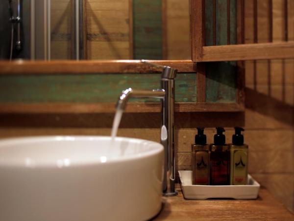 Baan U Sabai Boutique House-SHA Plus : photo 10 de la chambre chambre king supérieure avec vue sur la piscine