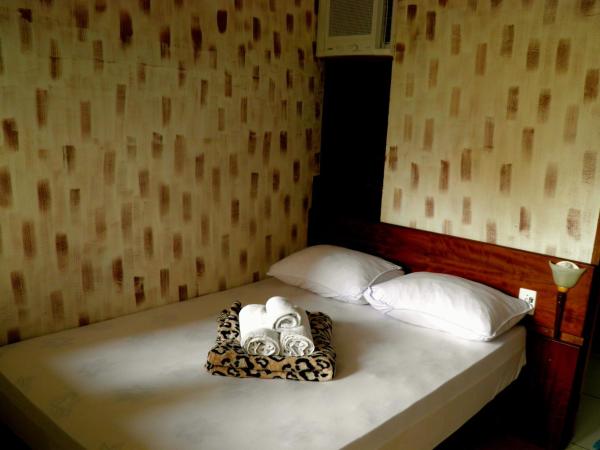 Hostel Da Bruna - Botafogo : photo 1 de la chambre chambre double avec salle de bains privative