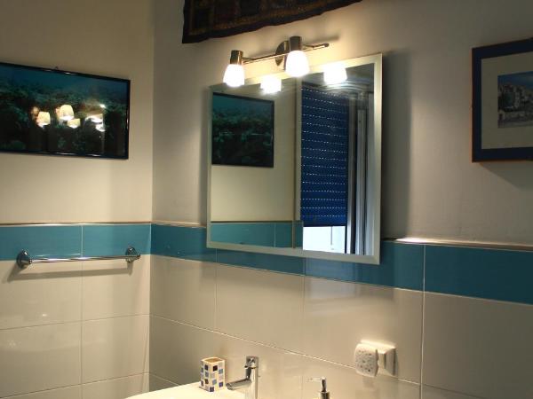 Esedra B&B : photo 3 de la chambre chambre double avec salle de bains privative