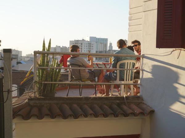 Mambembe Hostel : photo 5 de la chambre single bed in shared dormitory room with balcony