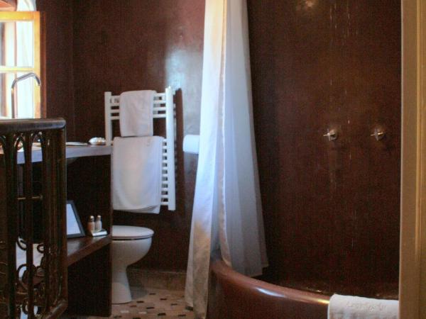 Riad Laaroussa : photo 2 de la chambre chambre double marron