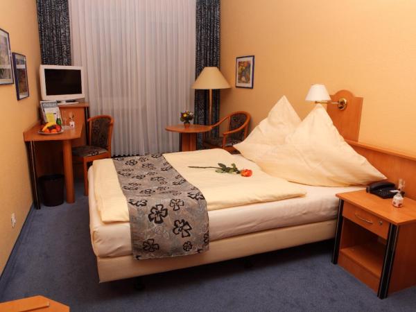 Hotel Boulevard - Superior : photo 2 de la chambre chambre lits jumeaux