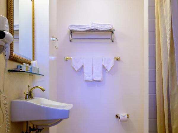 SW Hotel : photo 9 de la chambre chambre lit queen-size