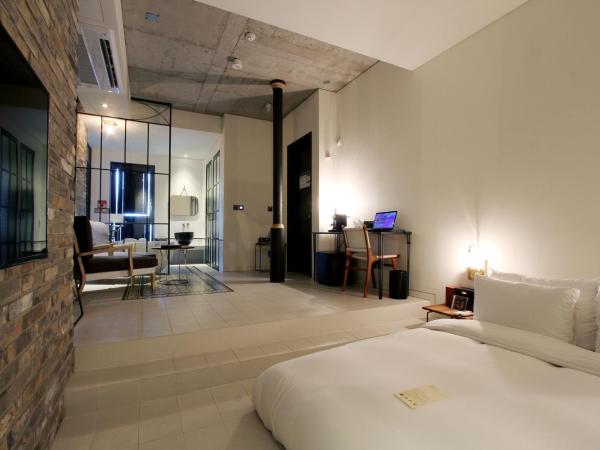 Boutique Hotel Loft : photo 3 de la chambre suite supérieure avec baignoire spa