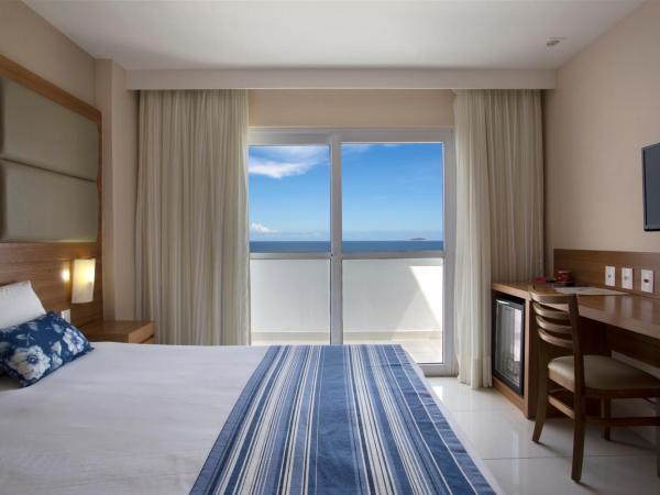 Hotel Atlantico Praia : photo 1 de la chambre grande chambre double deluxe avec vue sur la mer.